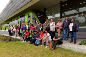 Fotografia de la comunidad de cable y buses en la Escuela Vagon del Metro